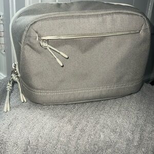 NWT Waterproof camera sling bag